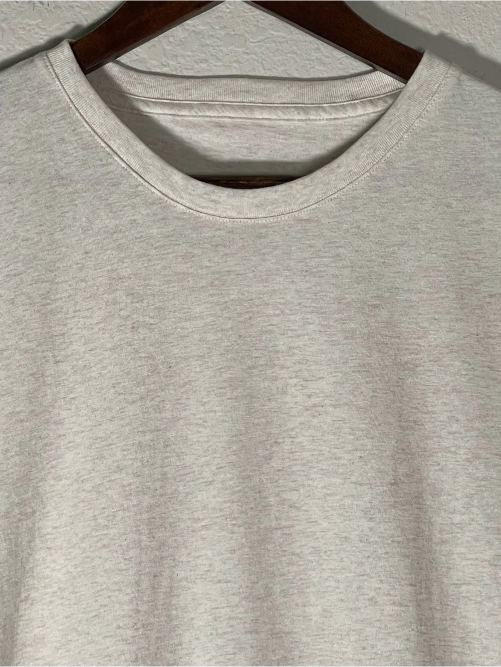 Everlane Men’s Organic Cotton Tee Size  Medium Uniform Line in Oatmeal - Picture 2 of 11